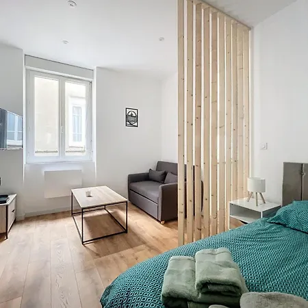 Beau T1 Proche Gare De Daire *